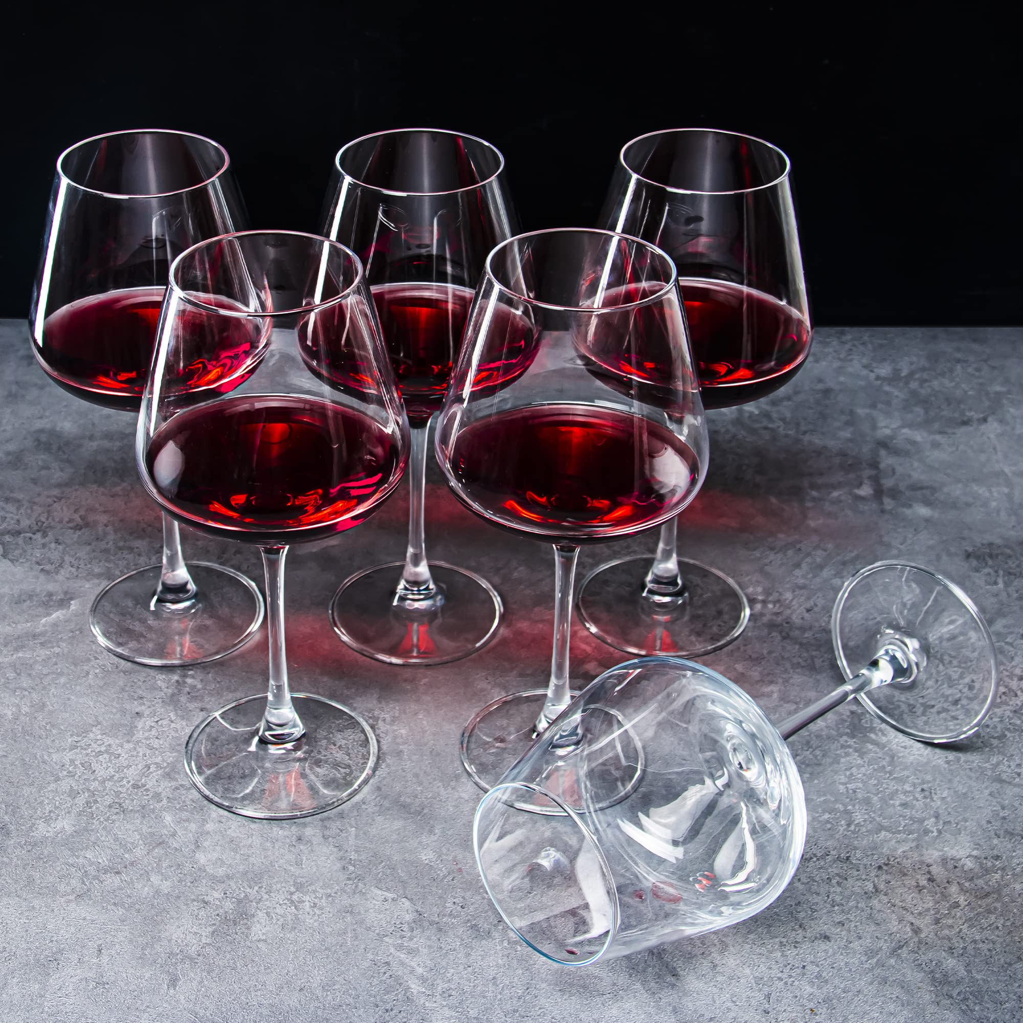 YARYOUNG glasses on table setting suggesting party-ready elegance and cohesion