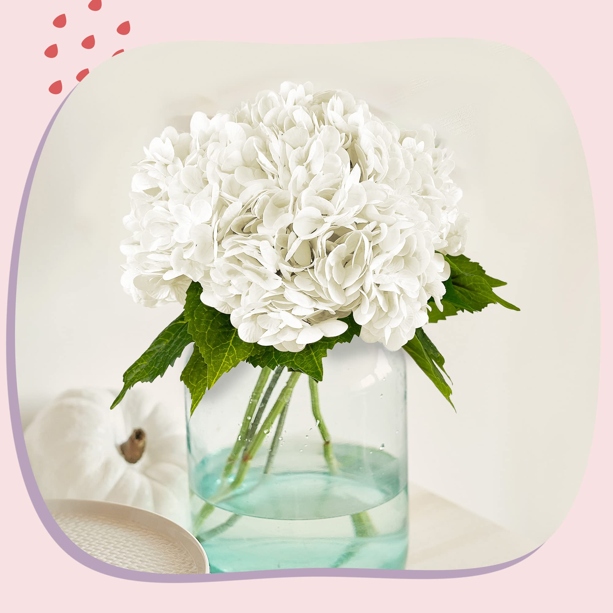 Yatim mixed bouquet idea with hydrangea, roses, and greenery for wedding decor