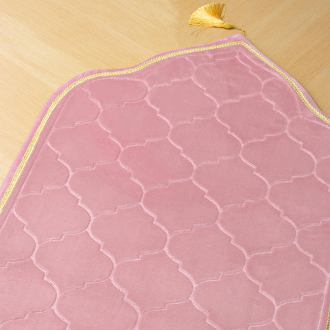 YAZEIN mat next to a foot illustrating 25.6 by 43.3 inch scale for comfortable use