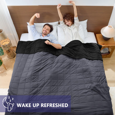 yescool couple using blanket on bed demonstrating shared coverage and warmth