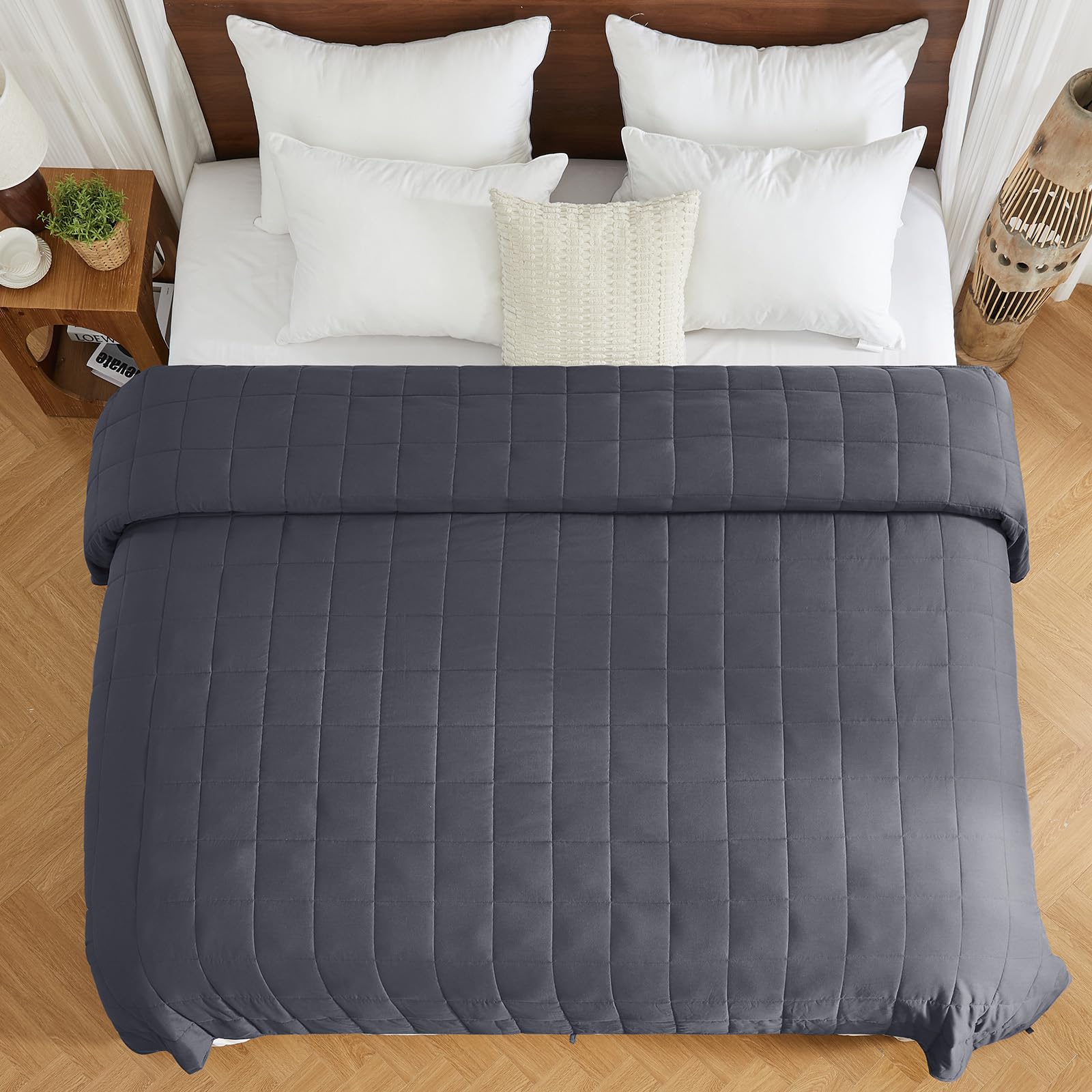 yescool neatly folded blanket emphasizing easy storage and portability benefit