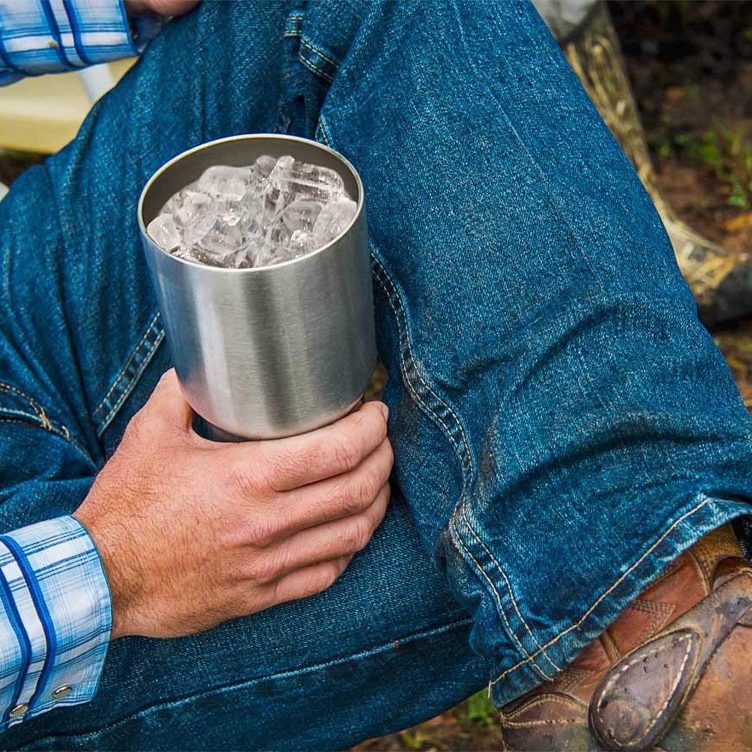 YETI Rambler product packaging and label demonstrating model and specs