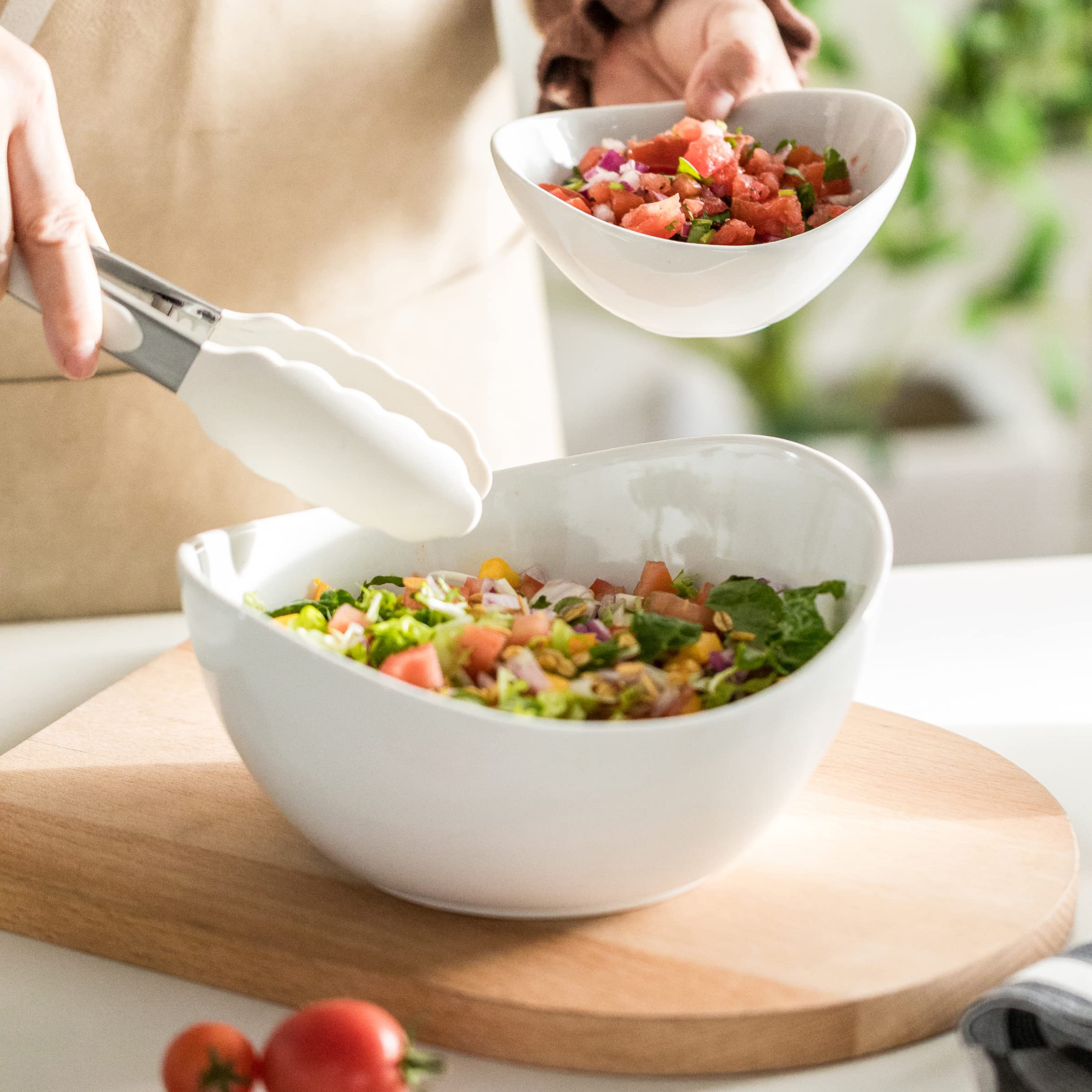 YHOSSEUN large bowl beside fruit showing scale and generous 45 oz capacity