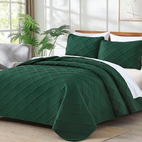 Yiran close-up of diamond and wave stitch pattern highlighting texture and visual depth
