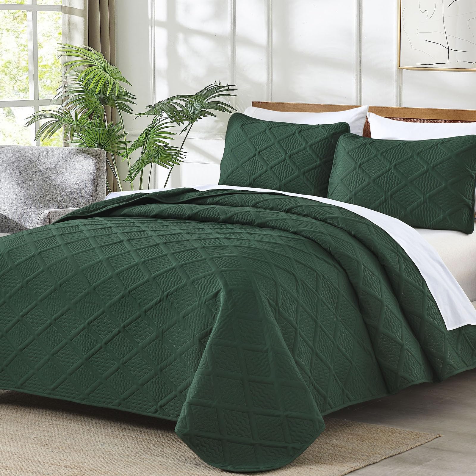 Yiran quilt close-up stitching highlighting diamond and wave pattern benefits