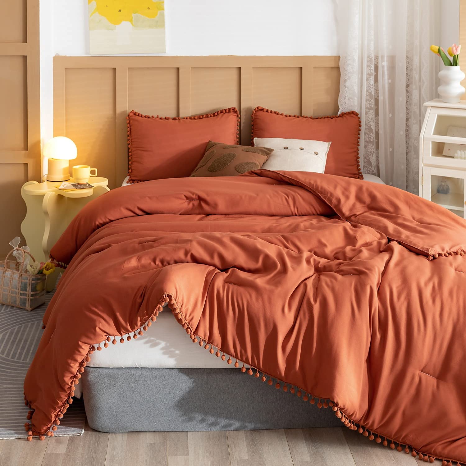 YIRDDEO comforter staged in bedroom showing styled, cozy aesthetic