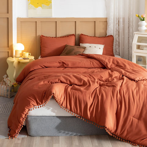 YIRDDEO comforter staged in bedroom showing styled, cozy aesthetic