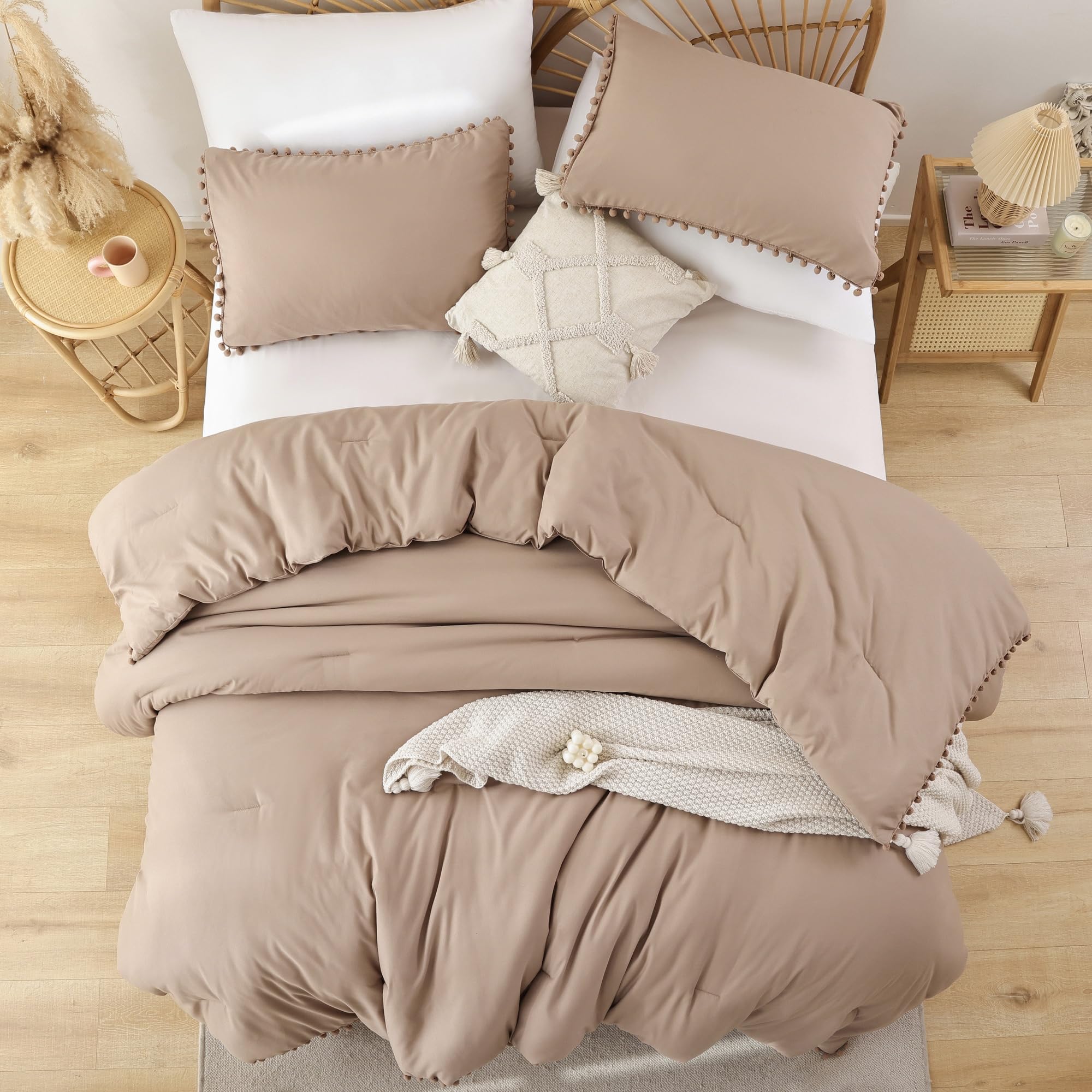 YIRDDEO comforter on a made queen bed showing drape and styling impact