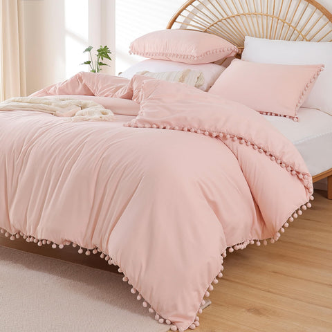 YIRDDEO front view of blush pink comforter set showing cozy bed styling and immediate appeal