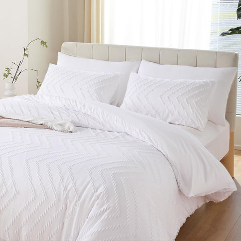 YIRDDEO front view comforter showing full-size coverage and clean boho look