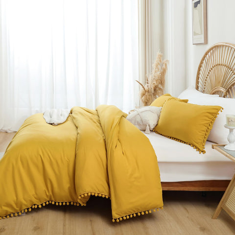 YIRDDEO pillowcase fringe and edge view showing matching tassels and neat seams
