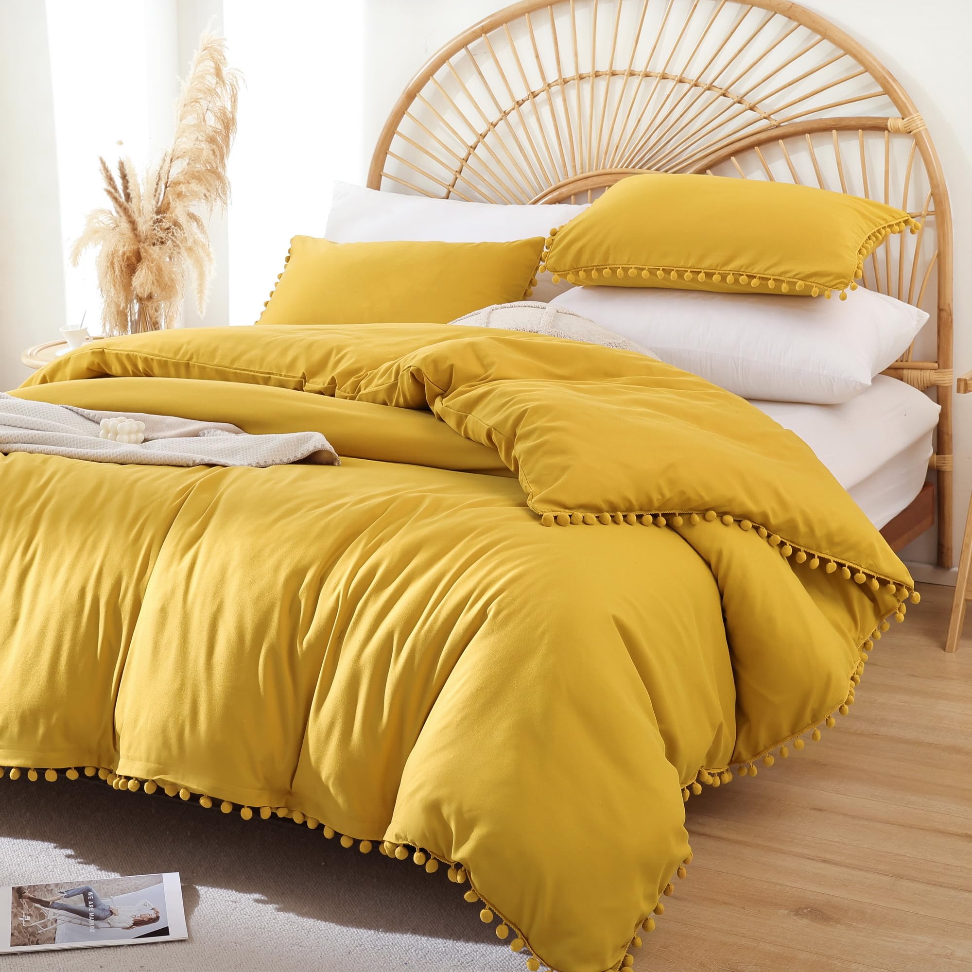 YIRDDEO comforter front view in mustard yellow showing full coverage and stylish finish
