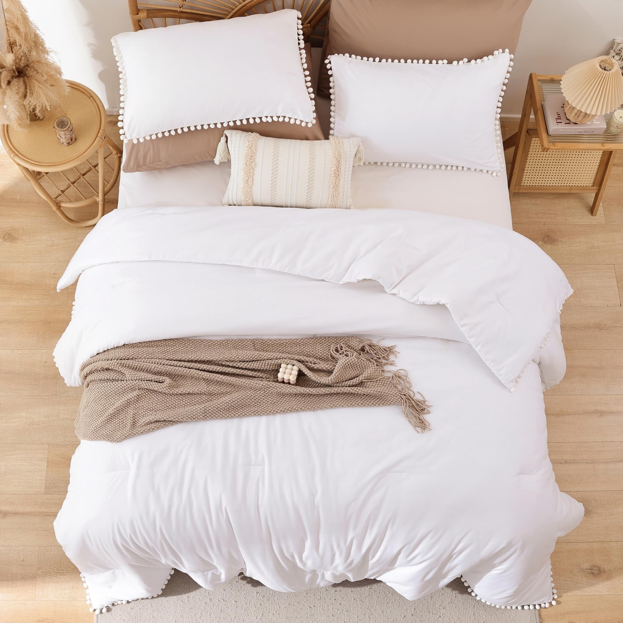 YIRDDEO styled bedroom setting displaying comforter versatility and brightness