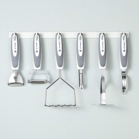 YK GDYORKITCHEN silicone brush and oven mitt displayed together for convenient cleaning and heat protection