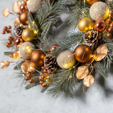 YULETIME side profile showing full 20 inch shape and layered foliage