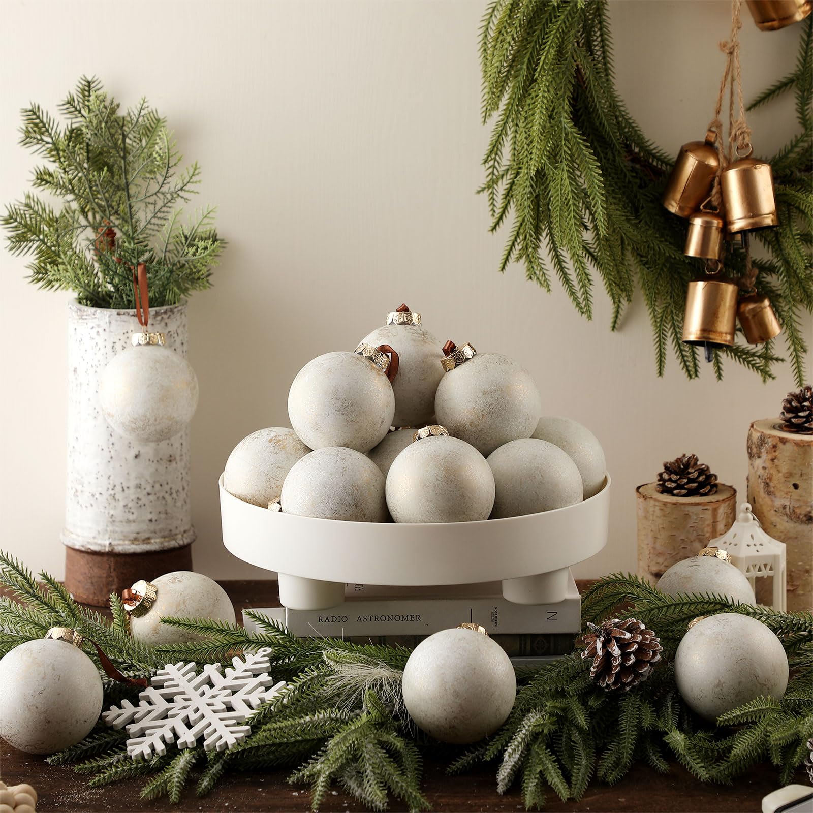 Yunlly close-up texture of ivory ornament highlighting subtle vintage finish and grip