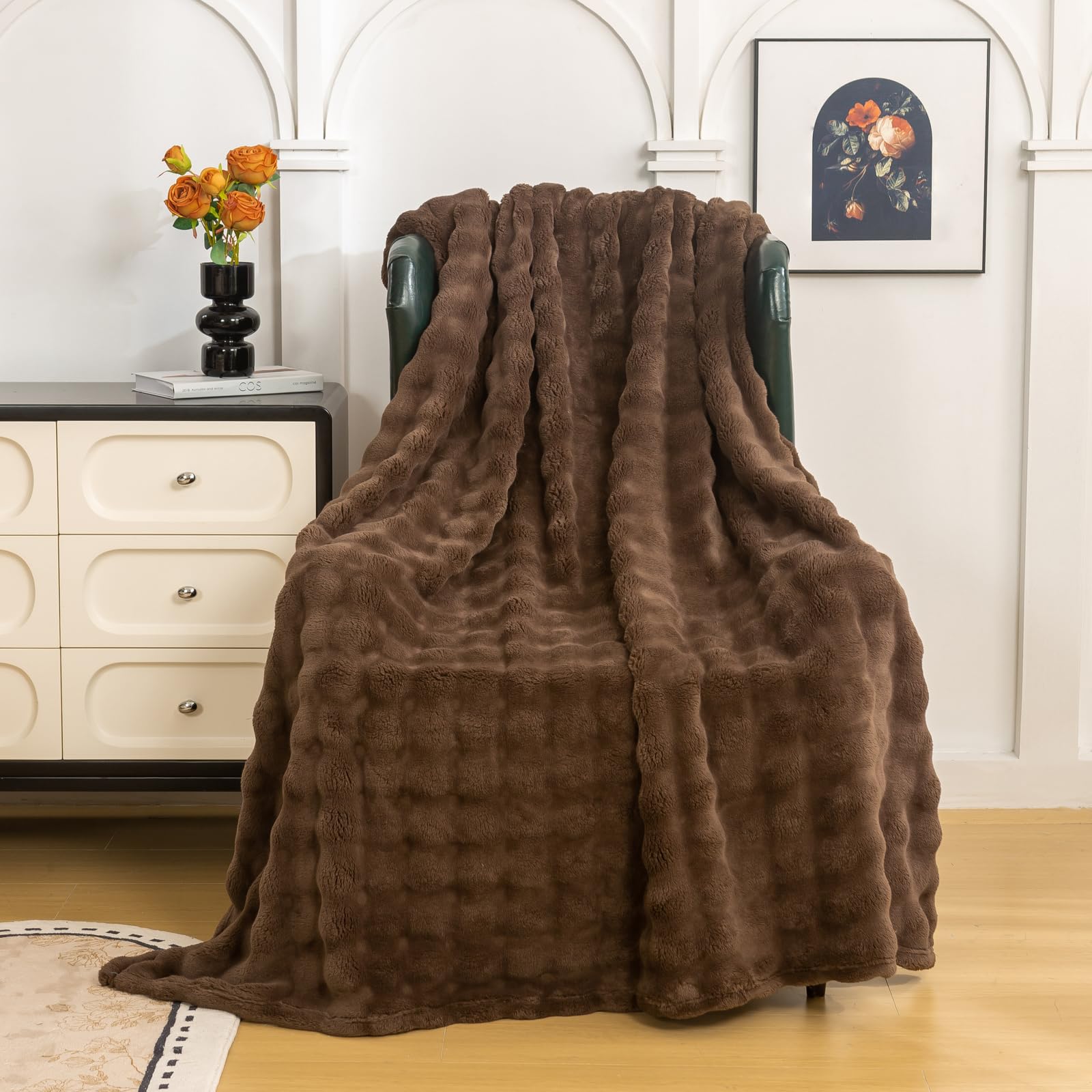 YUSOKI close-up of 3D bubble texture highlighting plush feel and sculptural look