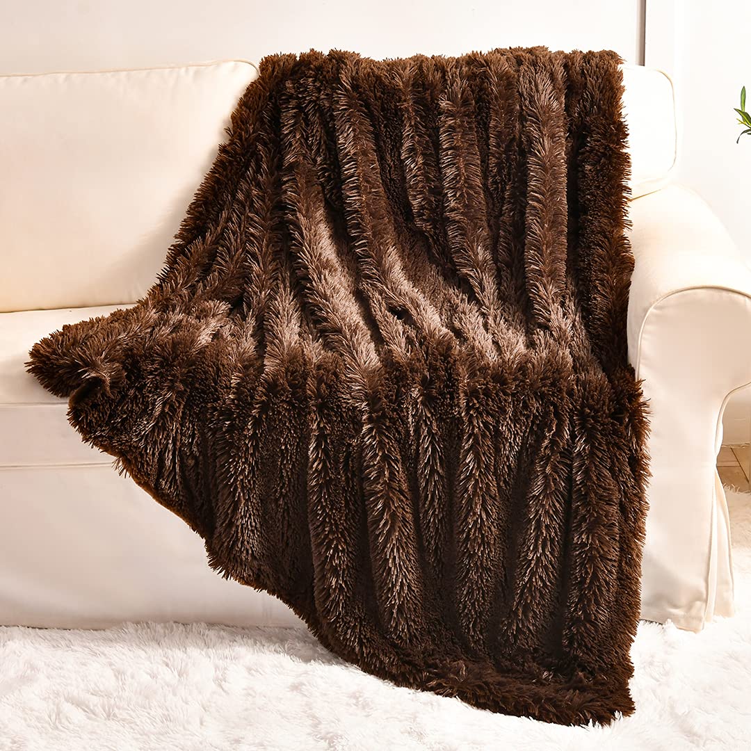 YUSOKI brown throw front view showing plush texture and cozy look