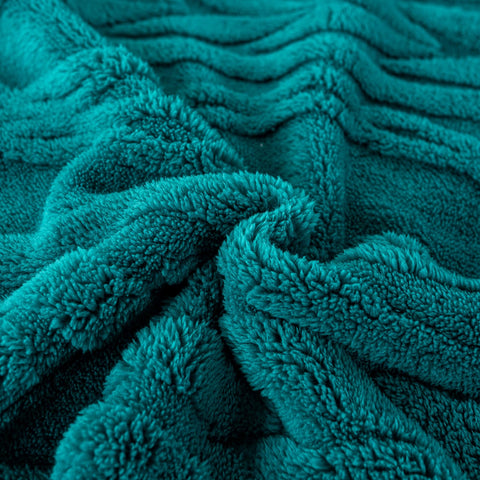 YUSOKI seam and edge detail highlighting durable finish and longevity