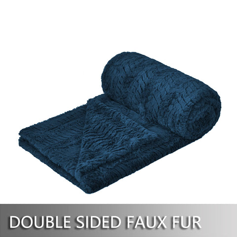 YUSOKI reverse fishbone pattern detail with a stylish, reversible look