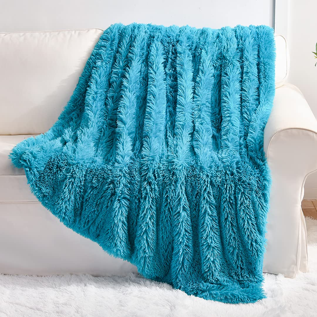 YUSOKI front view showing teal faux fur and inviting texture for comfort