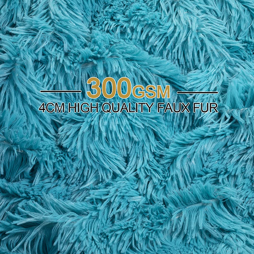 YUSOKI blanket on picnic blanket illustrating portable outdoor comfort