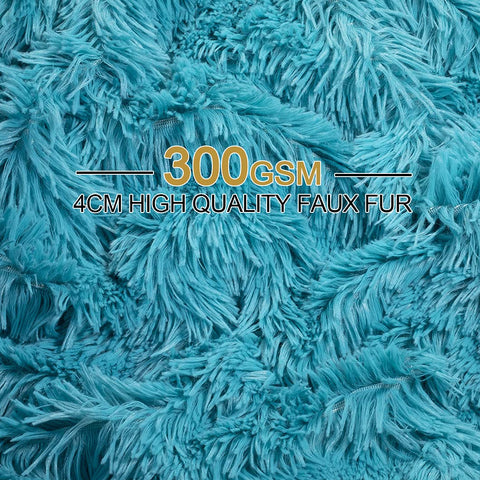 YUSOKI blanket on picnic blanket illustrating portable outdoor comfort