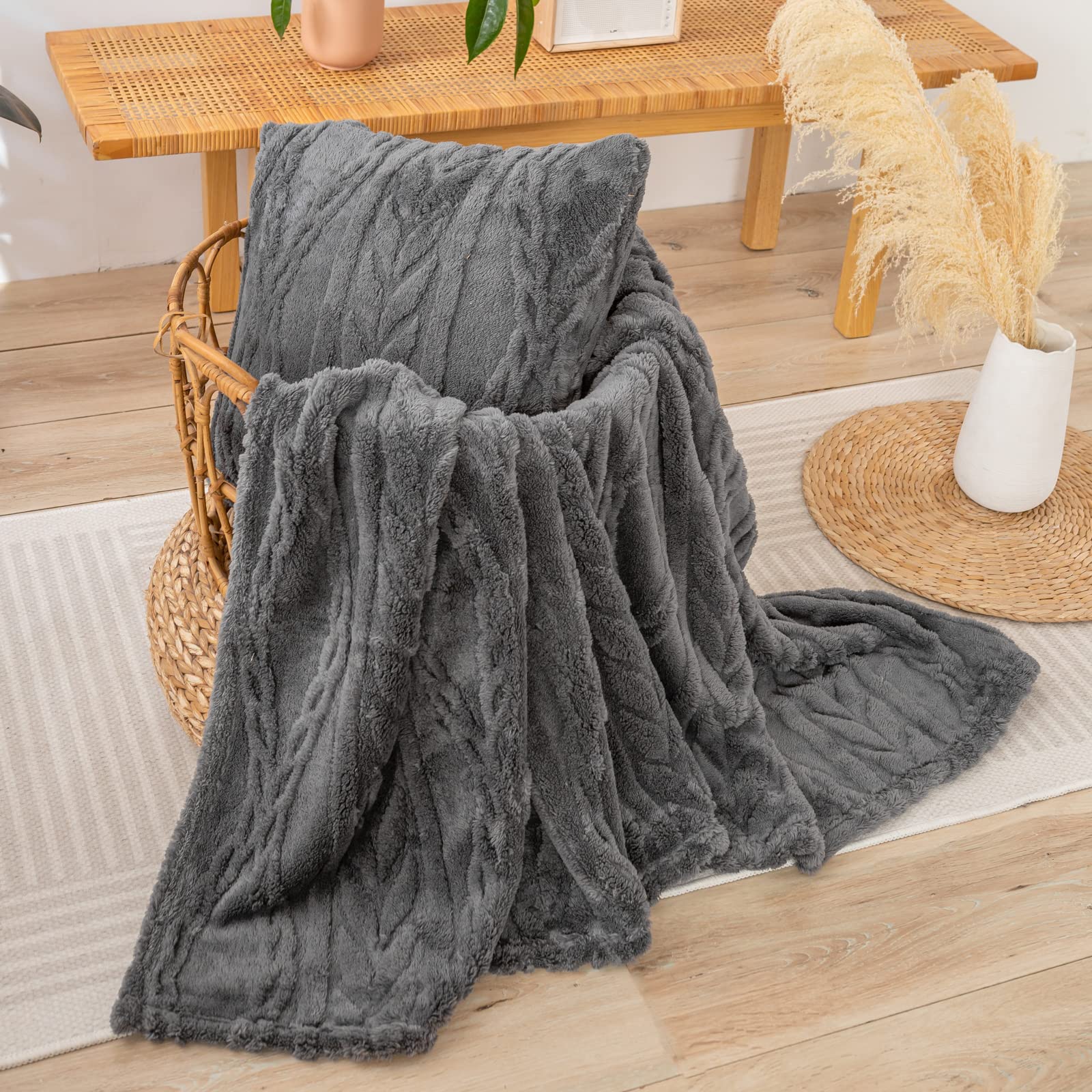 YUSOKI throw pattern detail displaying 3D bohemian design and softness
