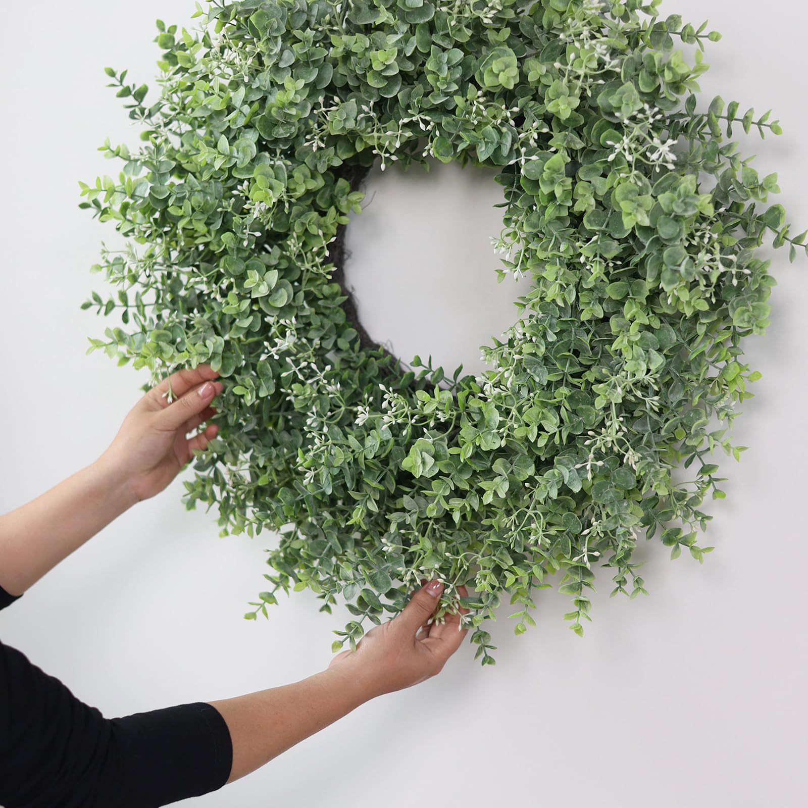 YXZZWL close leaf texture detail demonstrating lifelike, durable foliage