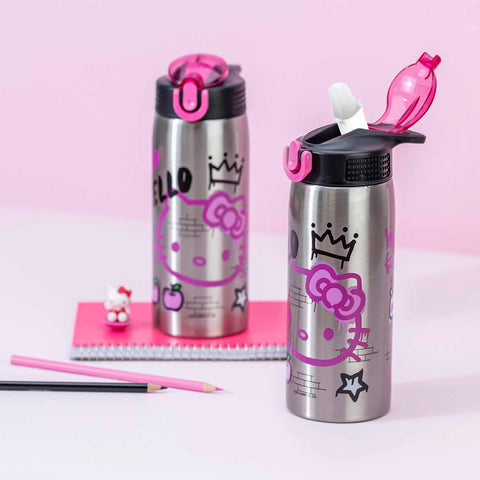 Zak Designs spout cover closed showing hygienic protection for the drinking surface