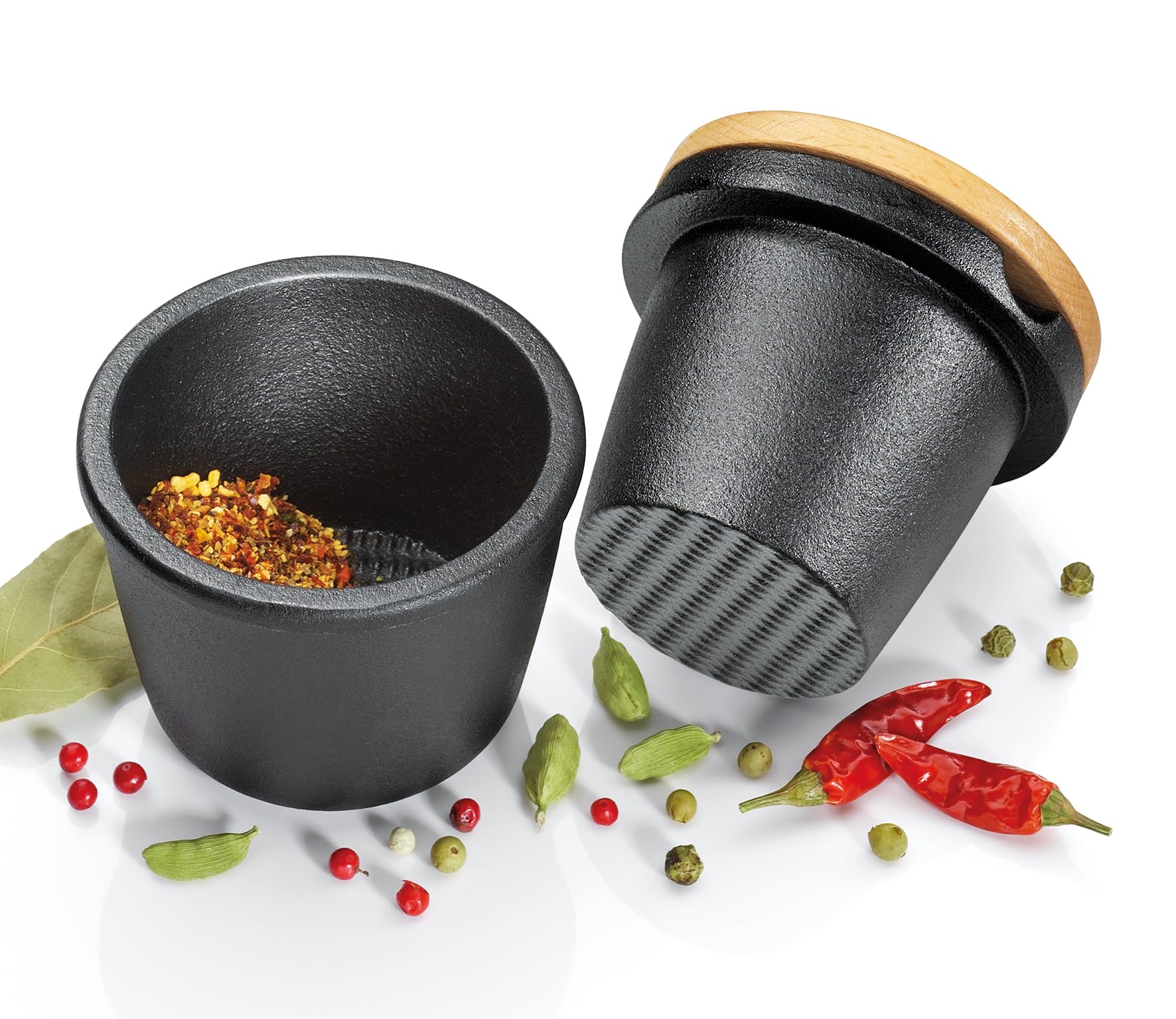 Zassenhaus size comparison with spoon showing compact footprint and easy handling