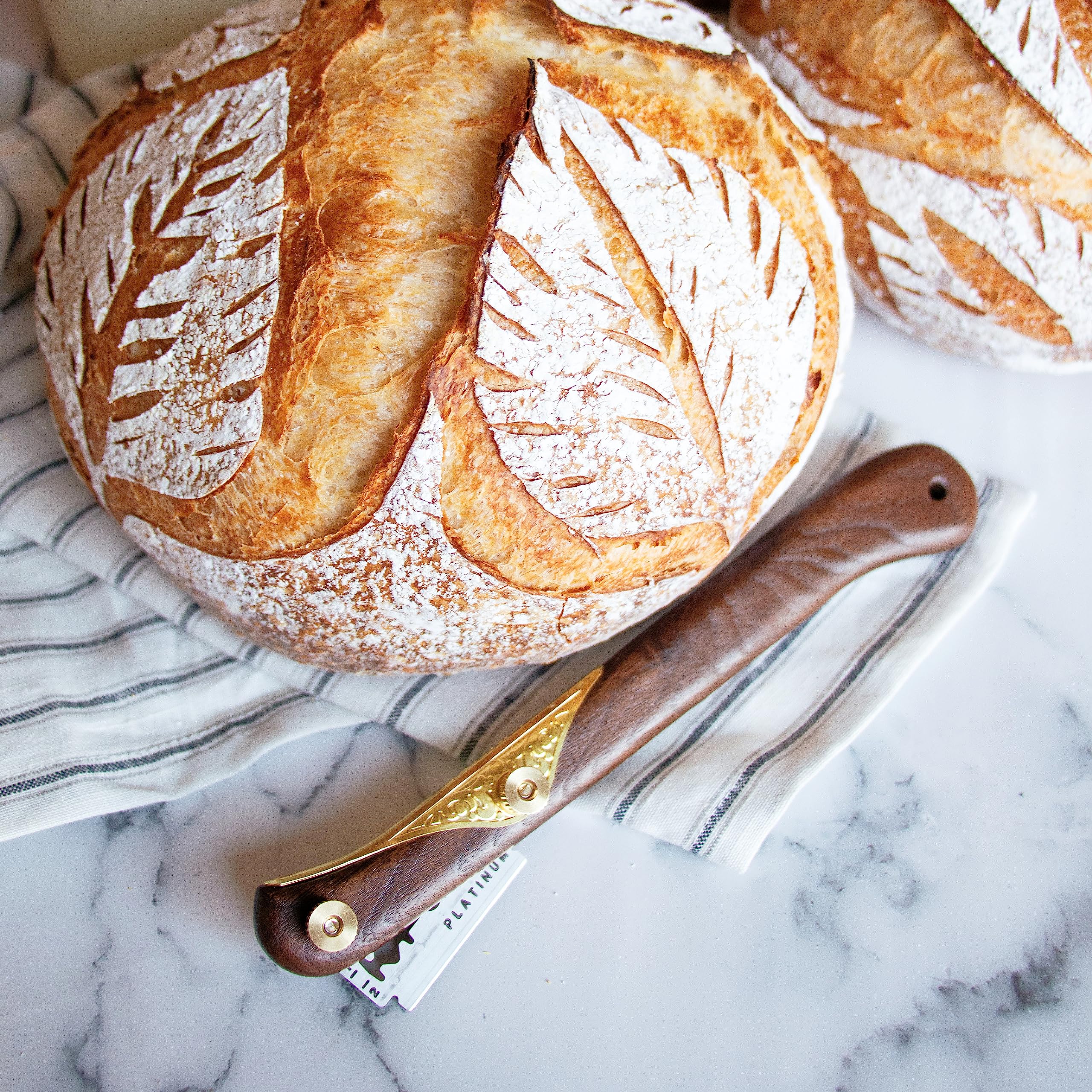 Zatoba lame packed in portable kit for convenient bakery transport