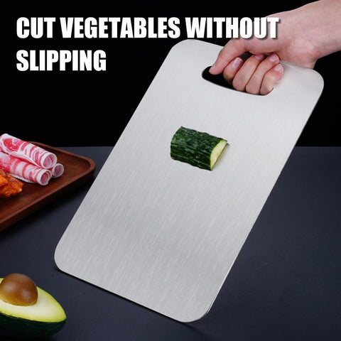 Zaucet double-sided board showing one side for produce and one for meat safety