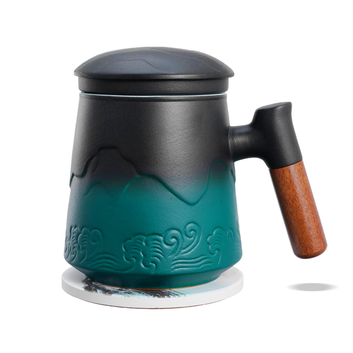 ZENS front view of mug with lid showing craftsmanship and ready-to-use convenience