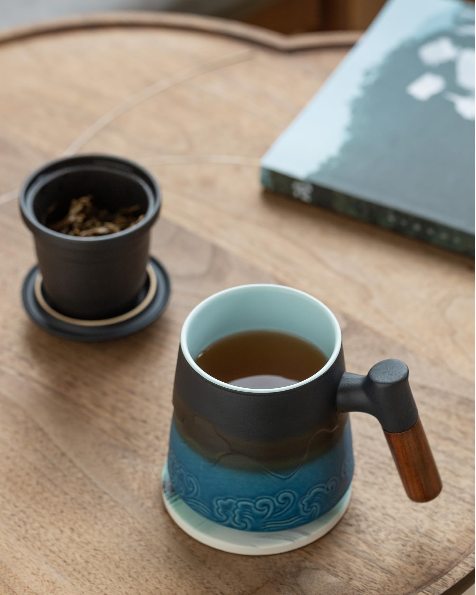 ZENS tea steeping in use illustrating how leaves expand and brew evenly