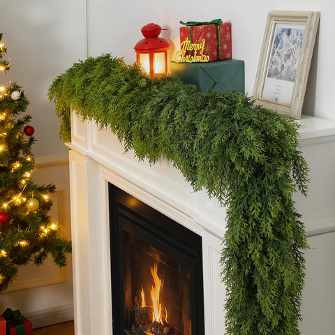 ZGMAIJIA garland held in hand showing scale and easy handling for decorating