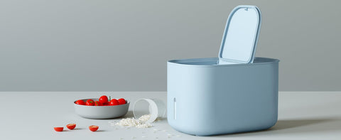 Zuutii measuring cups detail illustrating rice and water cups for accurate portioning