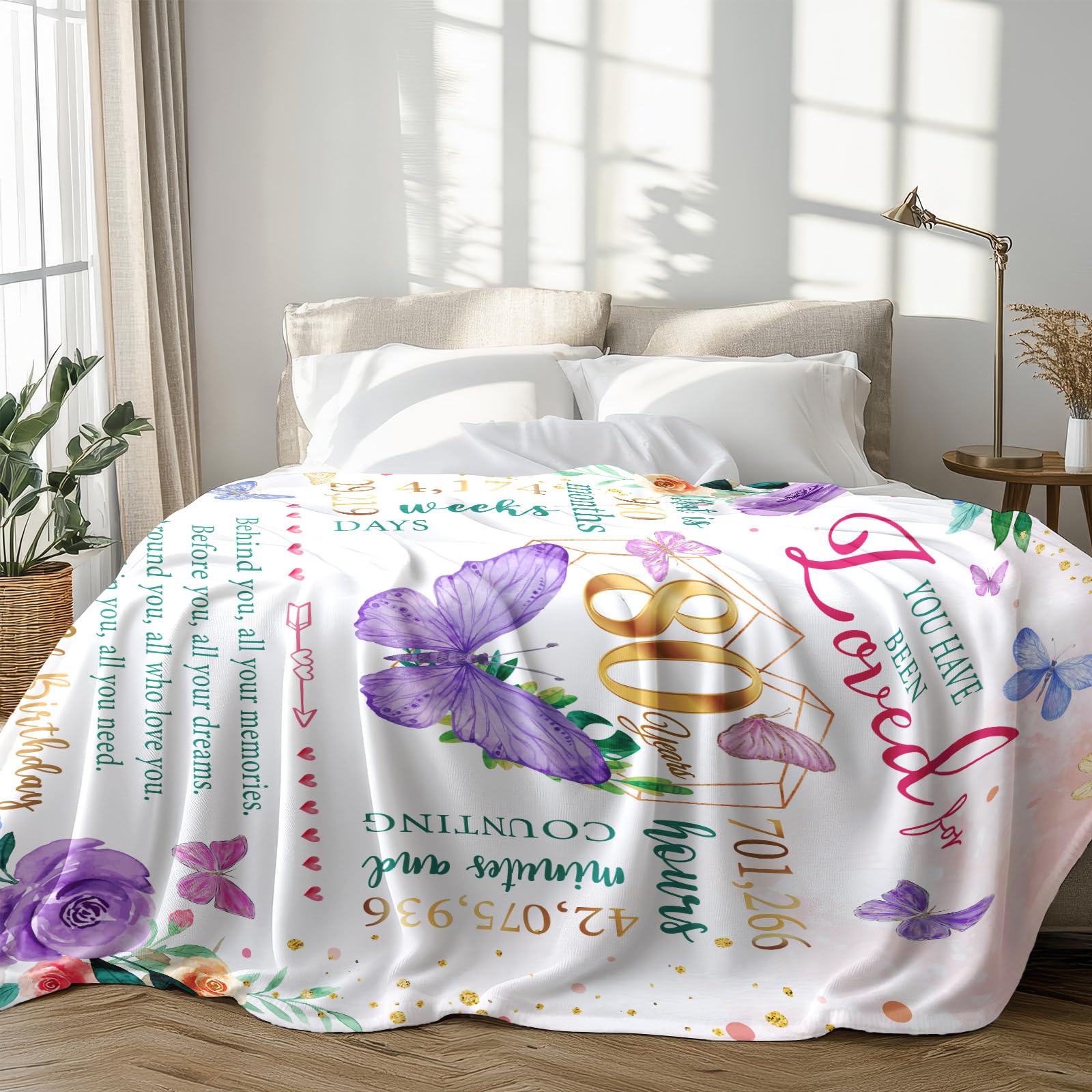 ZWERIVP blanket used outdoors on a picnic illustrating lightweight travel convenience
