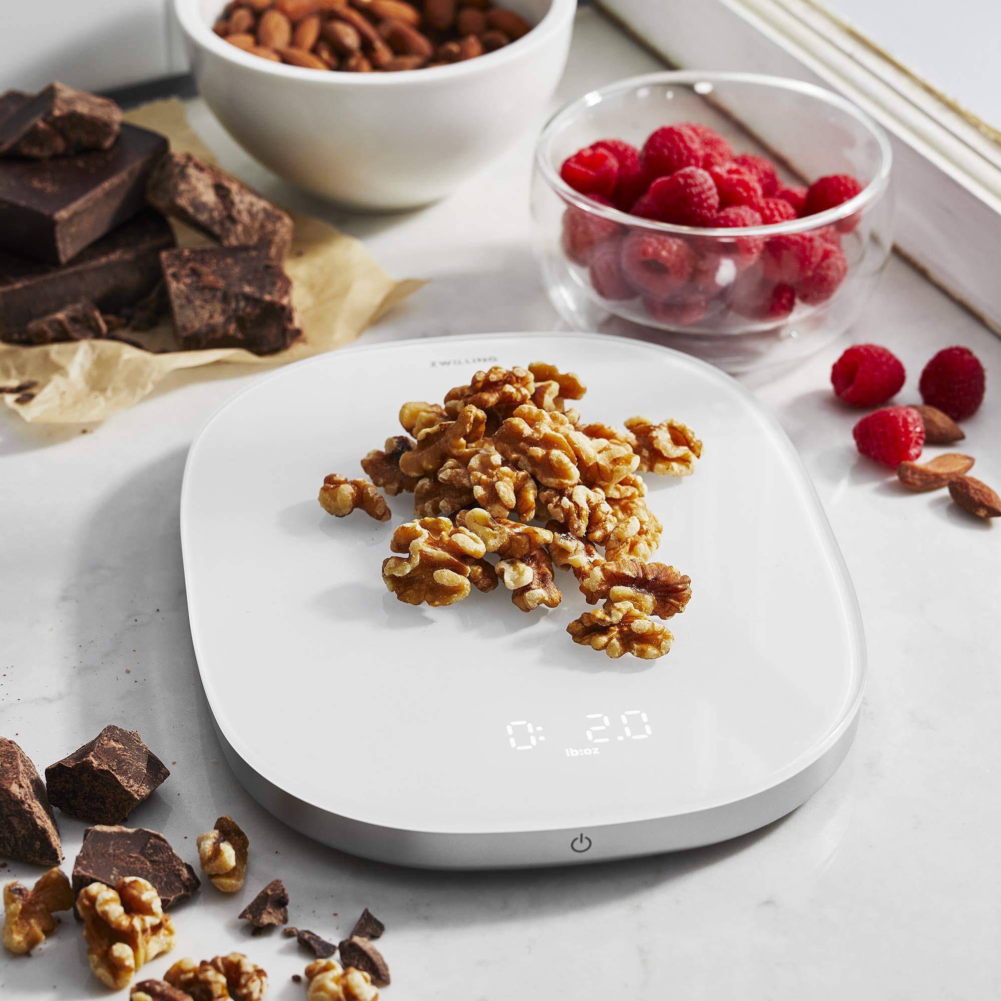 ZWILLING Enfinigy with large bowl on platform demonstrating stable surface and capacity