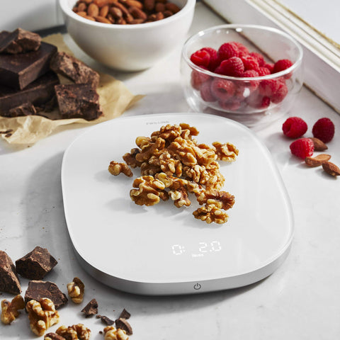 ZWILLING Enfinigy with large bowl on platform demonstrating stable surface and capacity