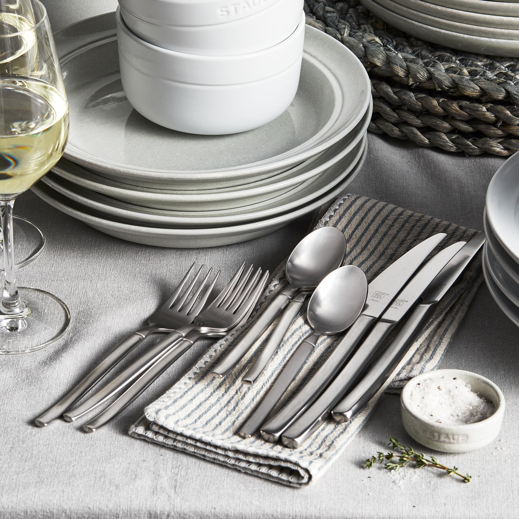 ZWILLING Opus knife edge profile demonstrating durable mono-block construction and sharpness