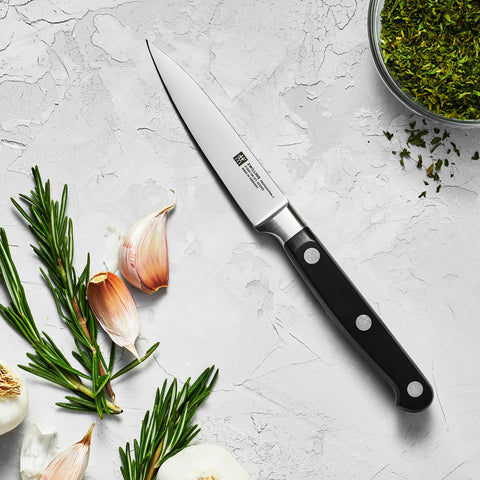 ZWILLING blade close-up highlighting FRIODUR finish and sharpness benefit