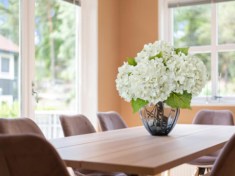 ZYTUYO full arrangement in a tall vase demonstrating effortless centerpiece styling